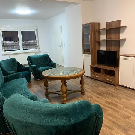 Monteurzimmer Oberlistingen Zweibettzimmer Mit 2 Baedern Breuna Exterior foto