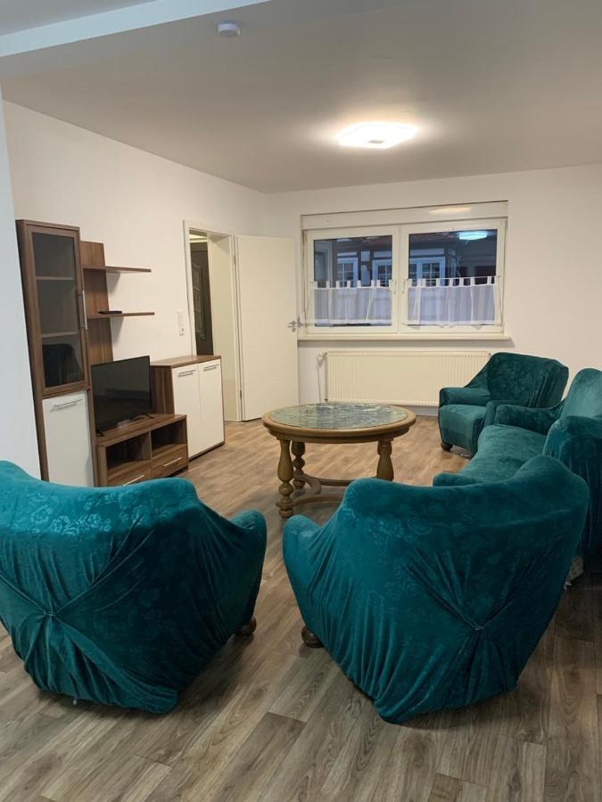 Monteurzimmer Oberlistingen Zweibettzimmer Mit 2 Baedern Breuna Exterior foto
